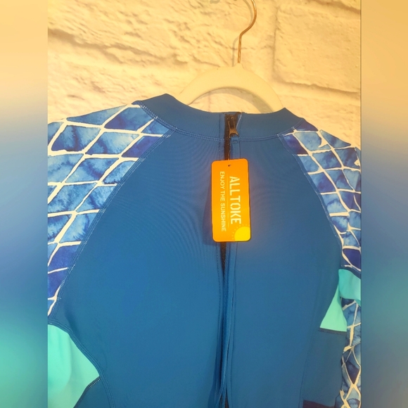 Womens Full Body Rash Guard Long Sleeve One Piece Bathing Suit with Built bra - Picture 3 of 8